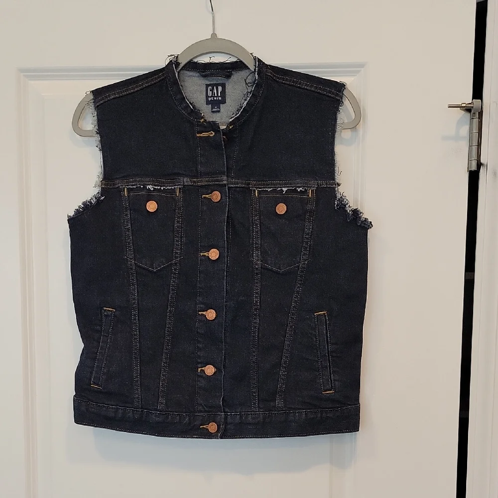 Gap Women's Sleeveless Distressed Denim Vest Jacket In Medium NWOT
